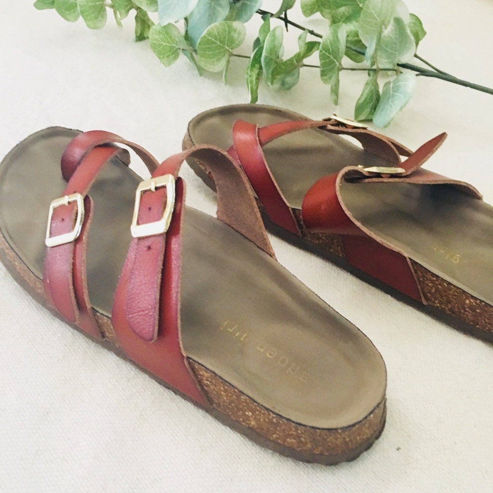 ‼️LAST CHANCE‼️ 🌿 Steve Madden Cognac Sandals